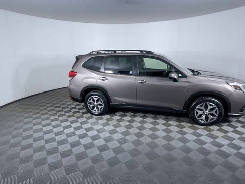 Used 2023 Subaru Forester Premium image 9