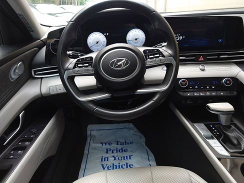 Certified 2023 Hyundai Elantra Limited FWD image 14