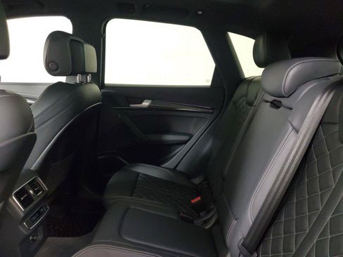 Used 2018 Audi SQ5 Prestige AWD/4WD image 11
