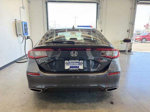 Used 2024 Honda Civic Sport Touring image 4