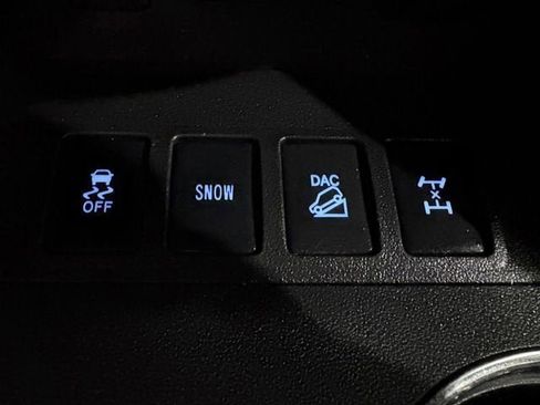 Used 2018 Toyota Highlander XLE image 16