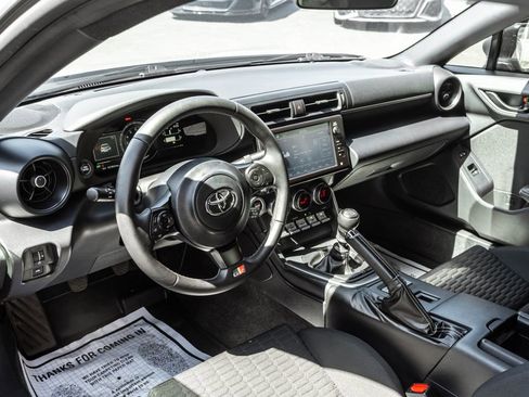Used 2023 Toyota GR86 RWD image 7
