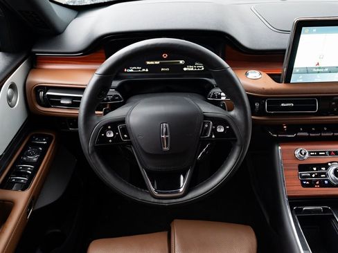 Used 2024 Lincoln Aviator Reserve w/ Equipment Group 201A image 12