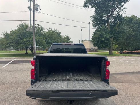 Used 2021 Chevrolet Silverado 1500 LT AWD/4WD image 9