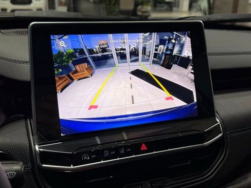 New 2025 Jeep Compass Latitude w/ Sun & Sound Group image 16