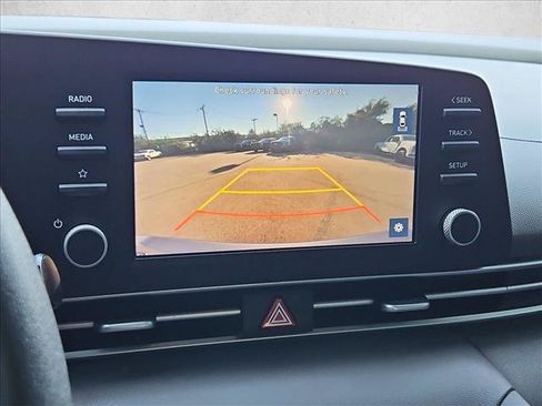 Used 2023 Hyundai Elantra SEL FWD image 13