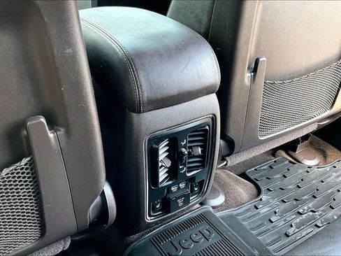 Used 2014 Jeep Grand Cherokee Summit AWD/4WD image 33
