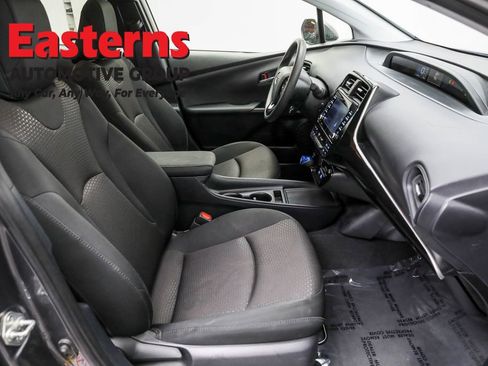 Used 2022 Toyota Prius LE image 21