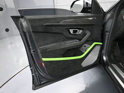 Used 2024 Lamborghini Urus Performante image 15