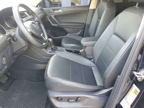 Used 2020 Volkswagen Tiguan SE FWD image 19