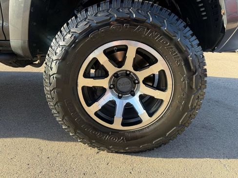 Used 2018 Toyota 4Runner SR5 Premium AWD/4WD image 46