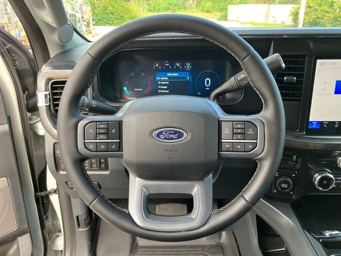 New 2026 Ford F250 Lariat w/ Black Appearance Package image 17