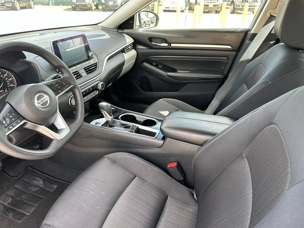 Used 2021 Nissan Altima 2.5 SV FWD image 13