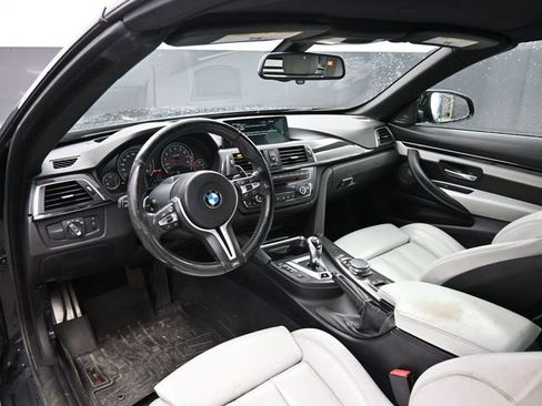 Used 2016 BMW M4 Convertible image 12