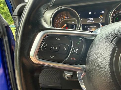 Used 2020 Jeep Wrangler Unlimited Sahara w/ Uconnect 4C Nav & Sound Group AWD/4WD image 18