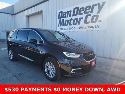 New 2026 Chrysler Pacifica Select