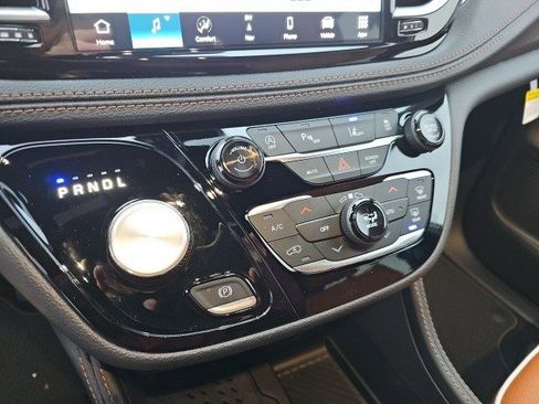 New 2026 Chrysler Pacifica Pinnacle image 26