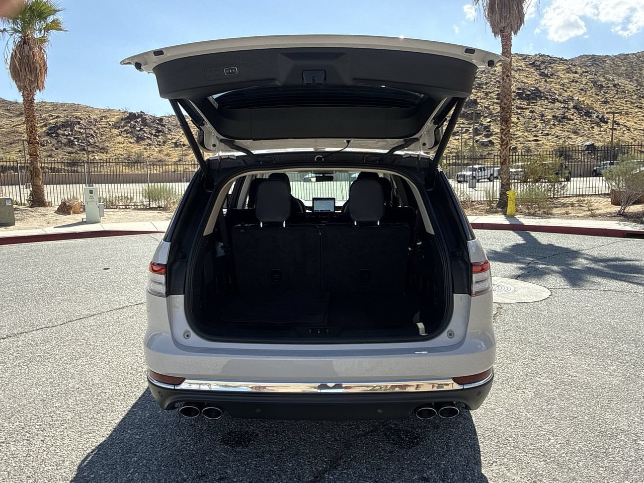 Used 2024 Lincoln Aviator Reserve w/ Equipment Group 201A RWD image 20