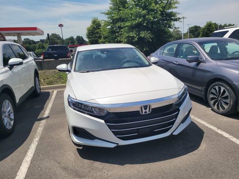 Used 2022 Honda Accord LX image 2