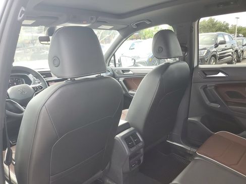 Certified 2024 Volkswagen Tiguan SEL R-Line AWD/4WD image 18