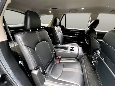 Used 2025 Honda Pilot EX-L image 50
