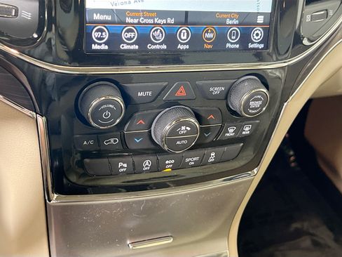 Used 2021 Jeep Grand Cherokee Limited AWD/4WD image 16