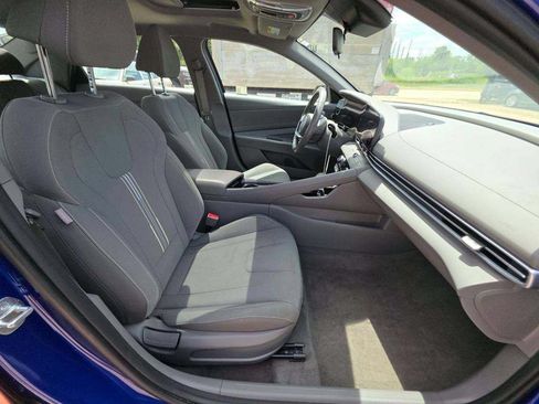 Used 2025 Hyundai Elantra SEL FWD image 14