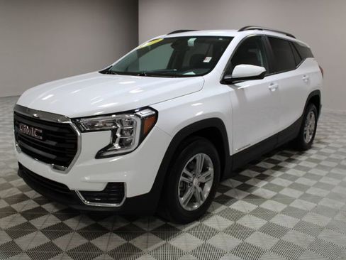 Used 2022 GMC Terrain SLE w/ Driver Convenience Package image 6