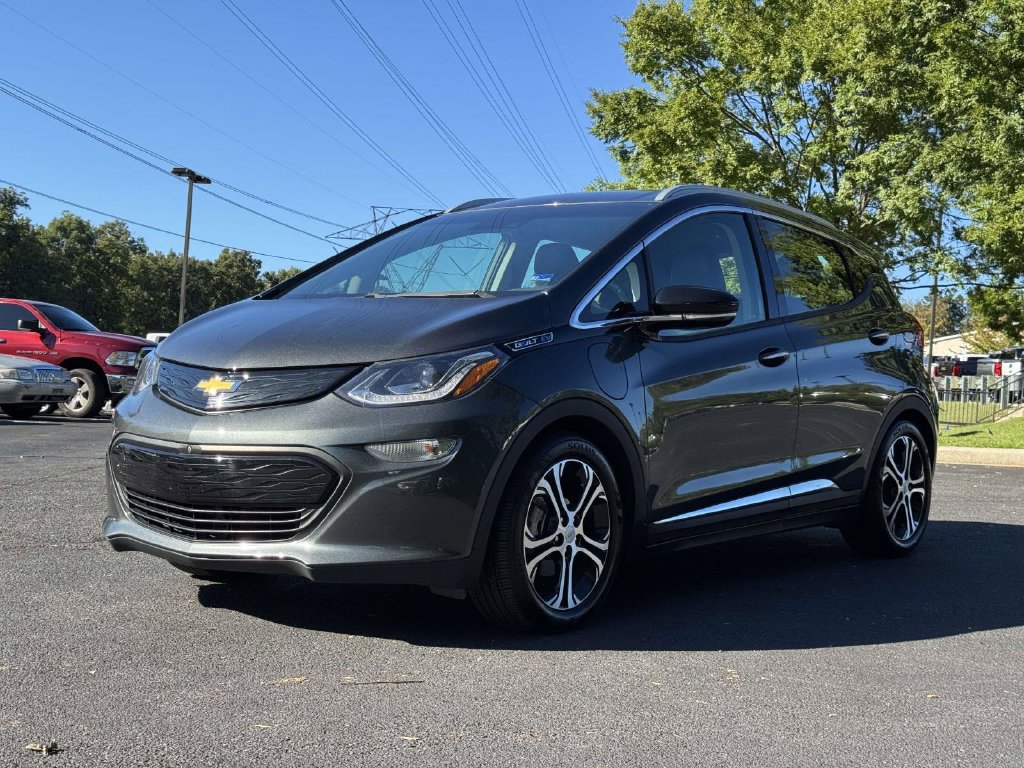 Used 2020 Chevrolet Bolt Premier w/ Infotainment Package FWD image 24