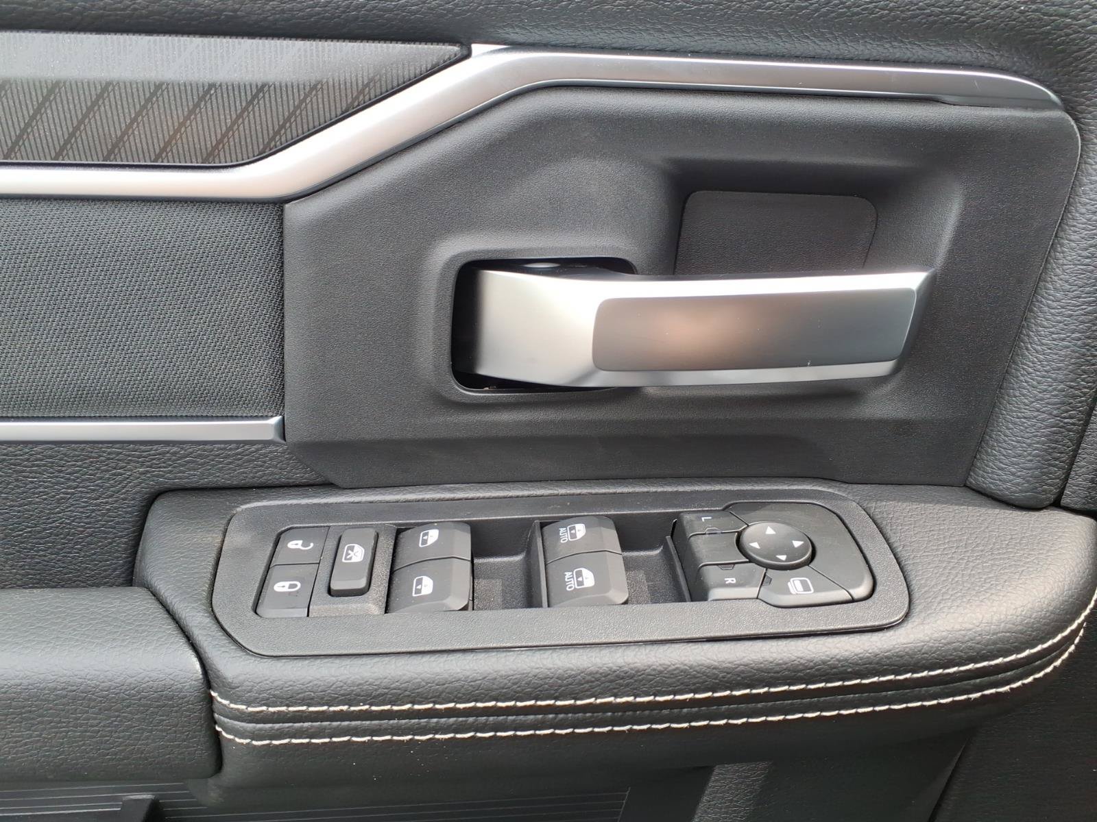New 2026 RAM 3500 Big Horn AWD/4WD image 11