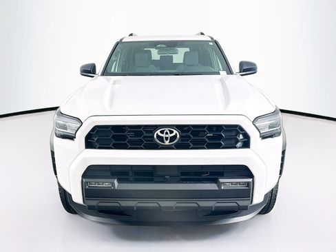 Used 2025 Toyota 4Runner TRD Off-Road image 2