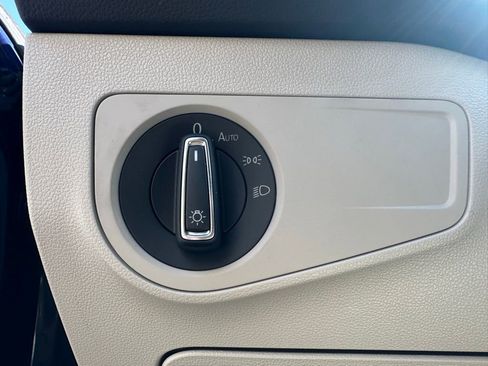 Used 2022 Volkswagen Tiguan SE image 26