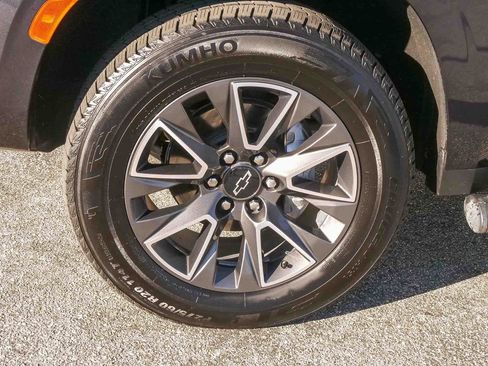 Used 2023 Chevrolet Tahoe Z71 w/ Z71 Off-Road Package image 5