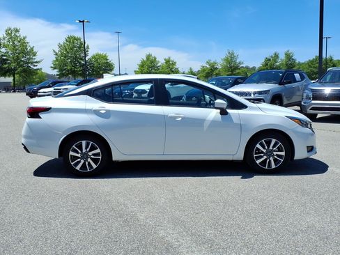 Used 2025 Nissan Versa SV FWD image 25