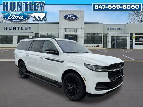 Used 2025 Lincoln Navigator L Reserve w/ Jet Appearance Package AWD/4WD image 4