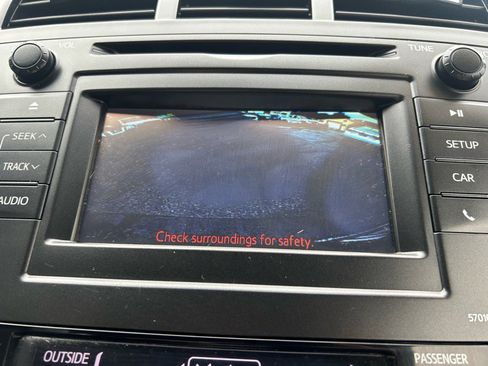 Used 2014 Toyota Prius V Three image 16