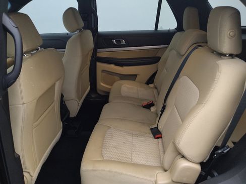 Used 2016 Ford Explorer FWD image 18