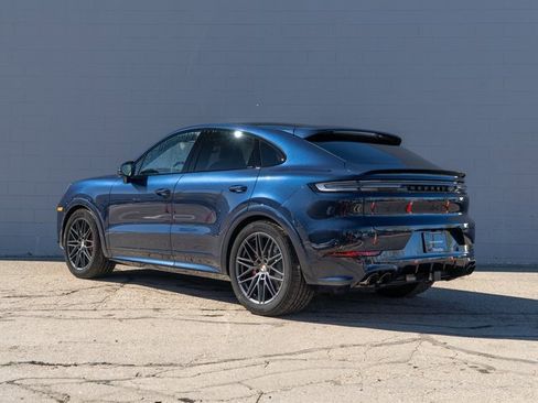 New 2026 Porsche Cayenne GTS image 3