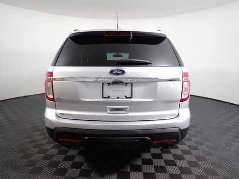 Used 2013 Ford Explorer XLT FWD image 13