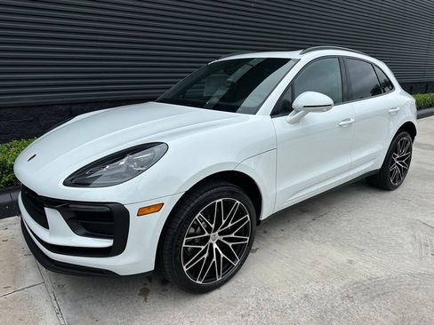 Used 2026 Porsche Macan AWD/4WD image 7