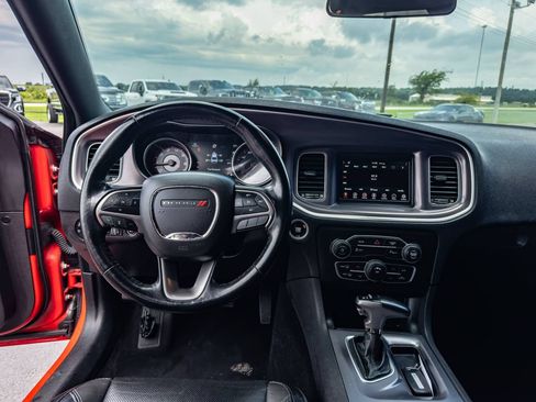 Used 2019 Dodge Charger SXT w/ Leather Interior Group RWD image 10
