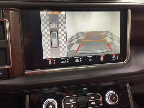 Used 2024 GMC Yukon Denali Ultimate AWD/4WD image 10