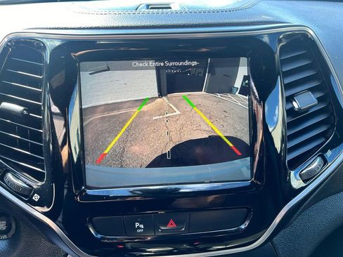 Used 2019 Jeep Cherokee High Altitude image 14