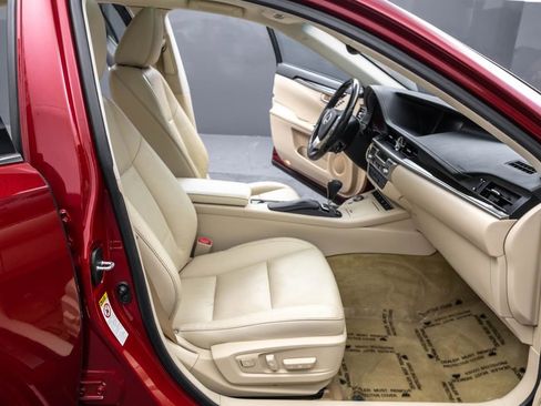 Used 2014 Lexus ES 350 w/ Luxury Package image 32