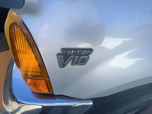 Used 2000 Ford F250 XL image 9