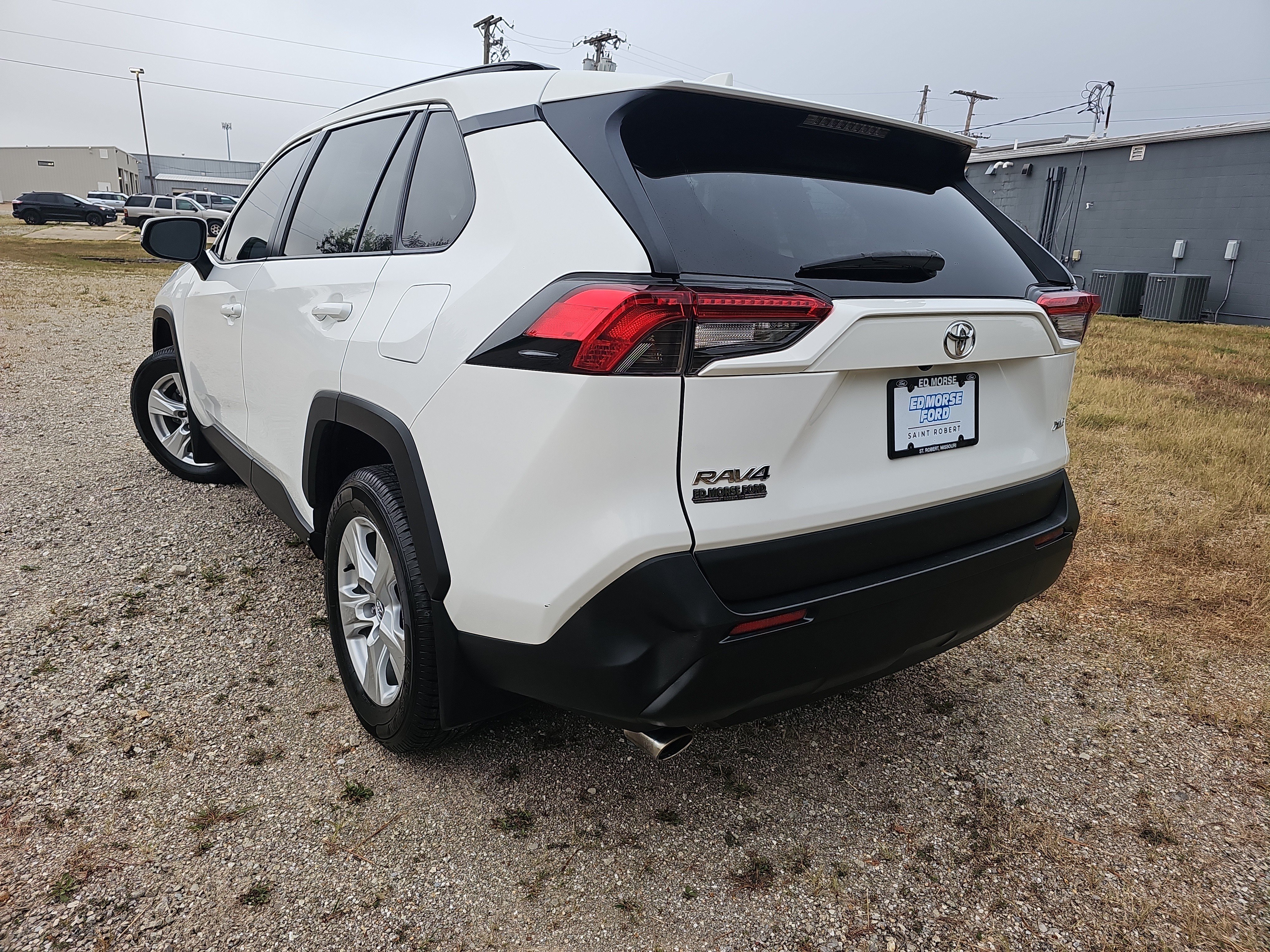 Used 2020 Toyota RAV4 XLE w/ Convenience Package FWD image 6