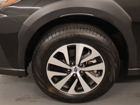 Certified 2025 Subaru Outback Premium AWD/4WD image 9