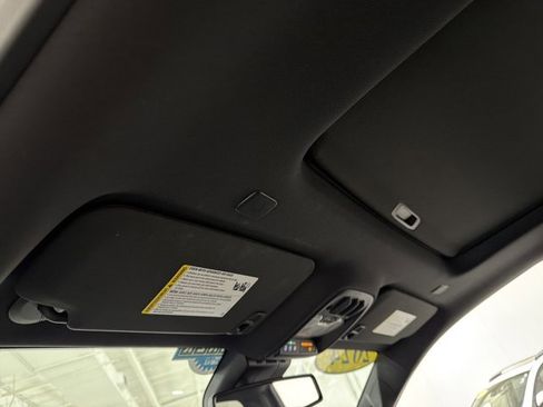 Used 2024 Chevrolet Colorado ZR2 w/ Technology Package image 10