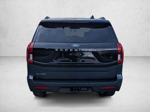Used 2025 Ford Expedition Active AWD/4WD image 7