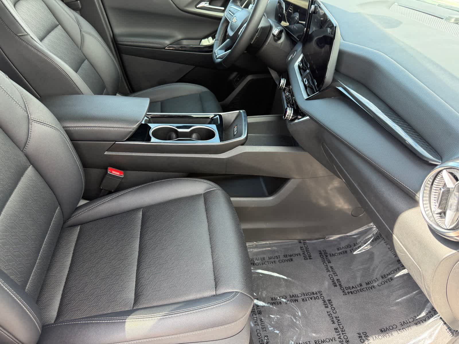 Used 2025 Chevrolet Equinox LT w/ Convenience Package II FWD image 32